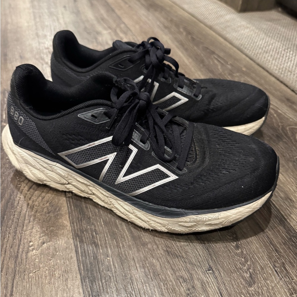 New Balance 880 Black and White Running Shoes